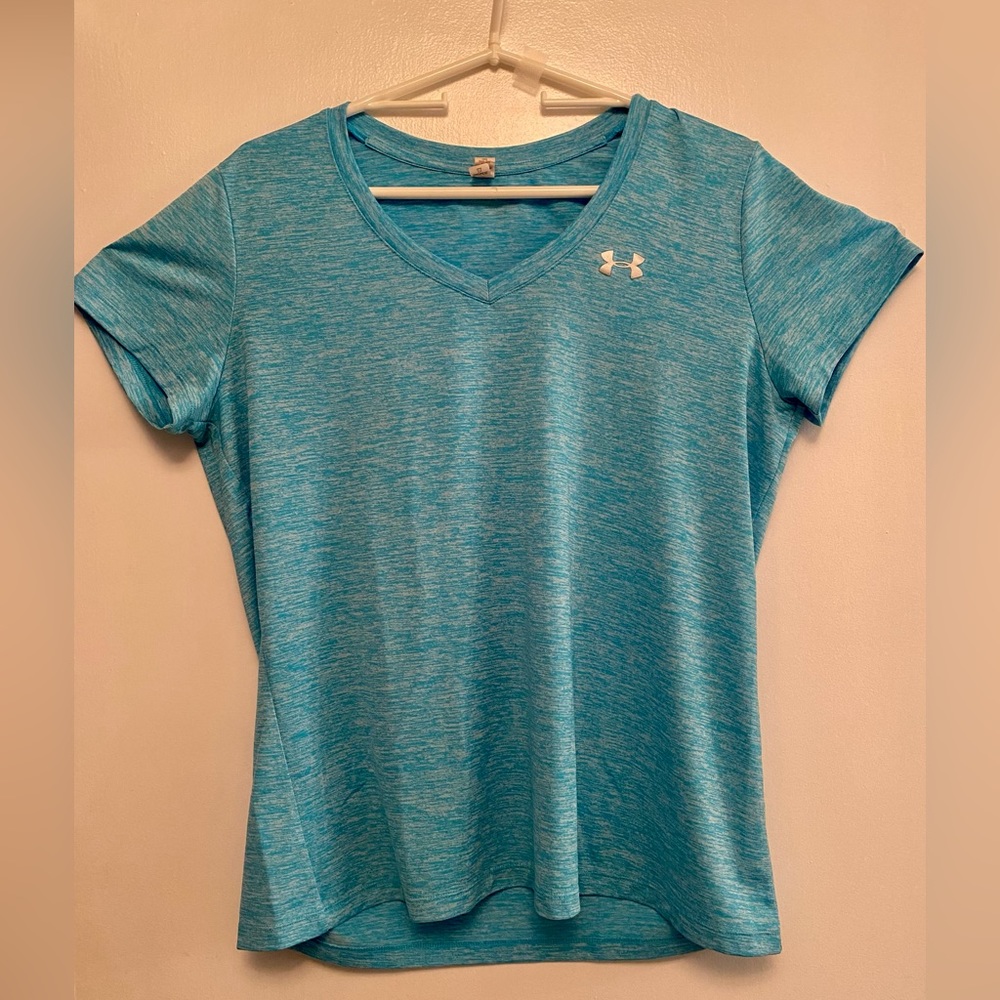 Under Armor heat gear T-Shirt / color: light teal blue 
size large